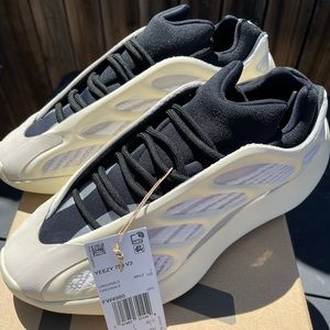 adidas Yeezy Boost 700 V3 "Azael"